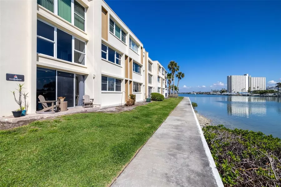 7465 BAY ISLAND DR S #115, South Pasadena, FL 33707