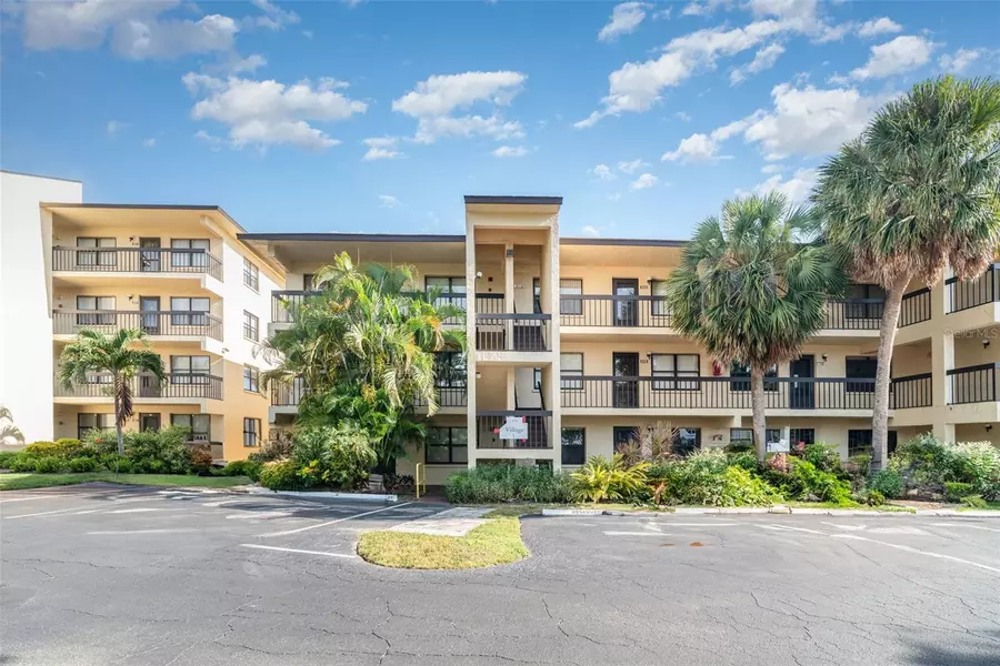 425 30TH AVE W #C201, Bradenton, FL 34205