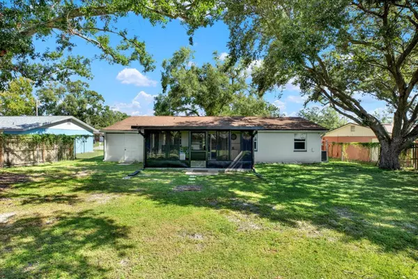 Tampa, FL 33619,3706 MISTWOOD DR