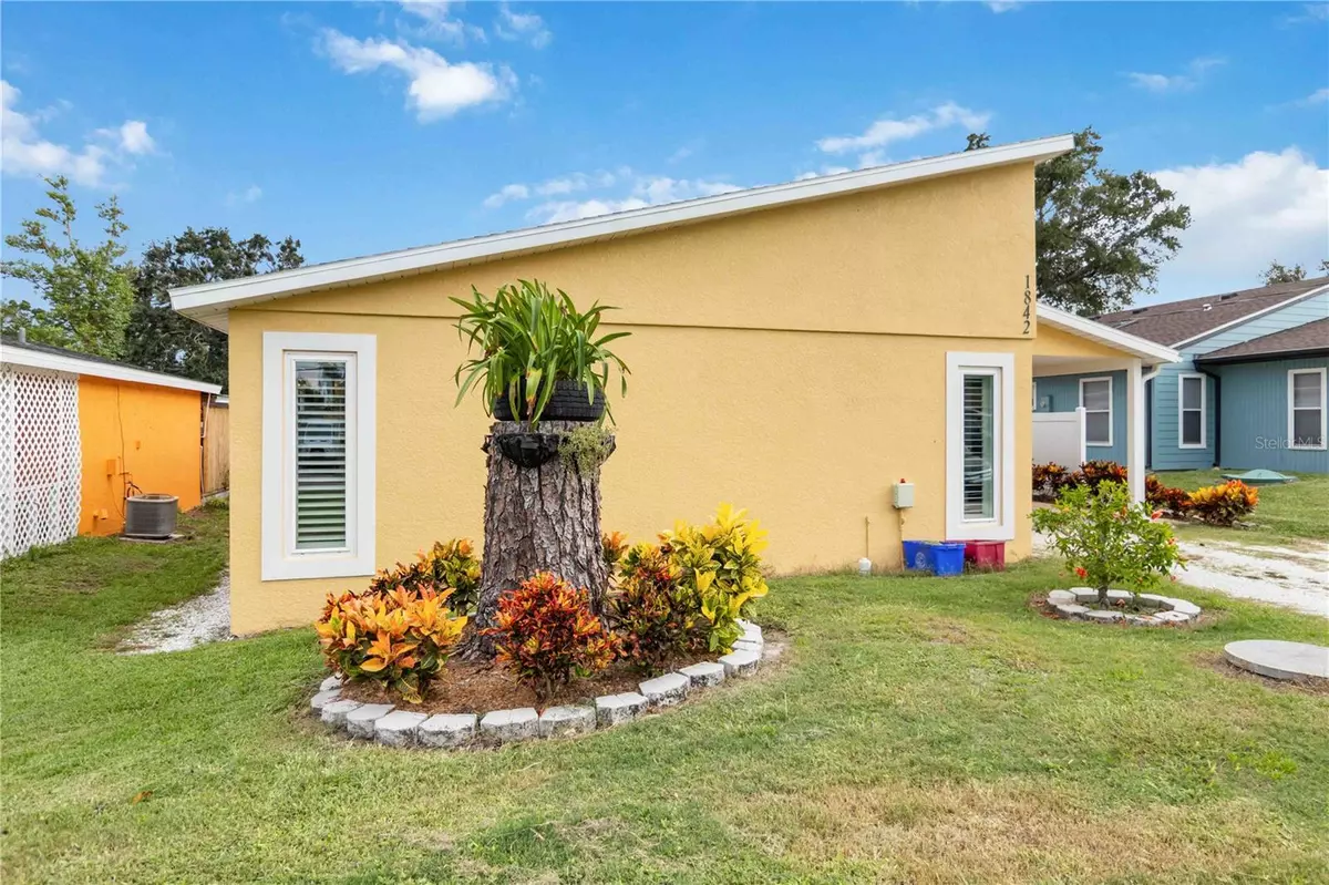 Sarasota, FL 34231,1842 LIVINGSTONE ST