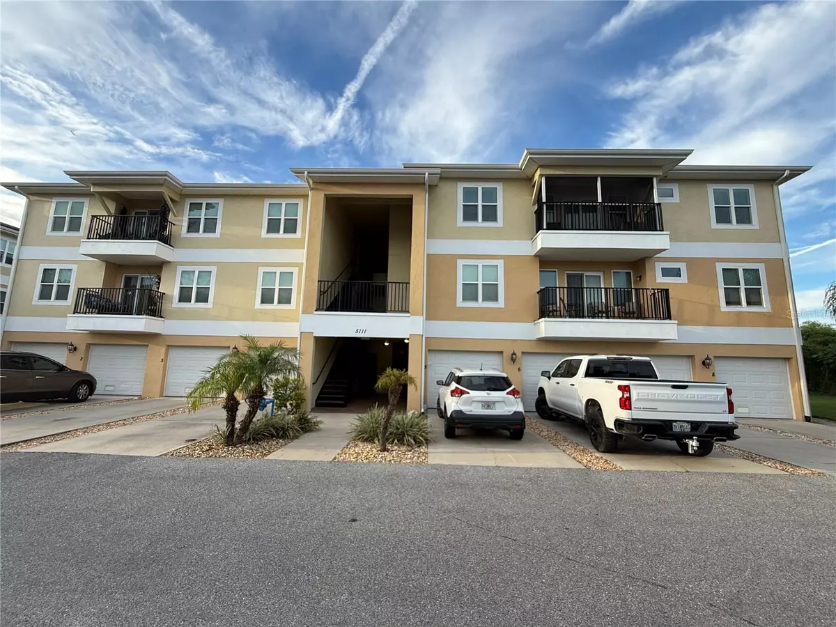 New Port Richey, FL 34652,5111 ROYAL PALMS WAY #303