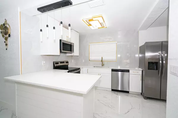 Lutz, FL 33548,18108 CROOKED LN