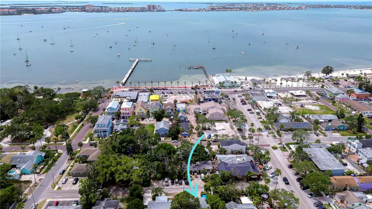 St Petersburg, FL 33707,5437 DELETTE AVE S