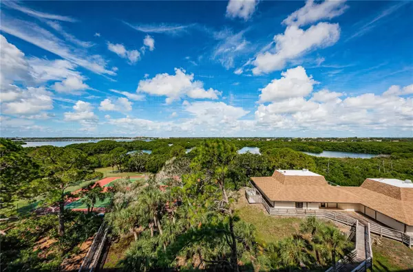 St Petersburg, FL 33709,5400 PARK ST N #609