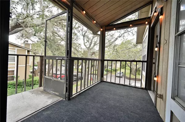 Tampa, FL 33613,14325 HANGING MOSS CIR #102