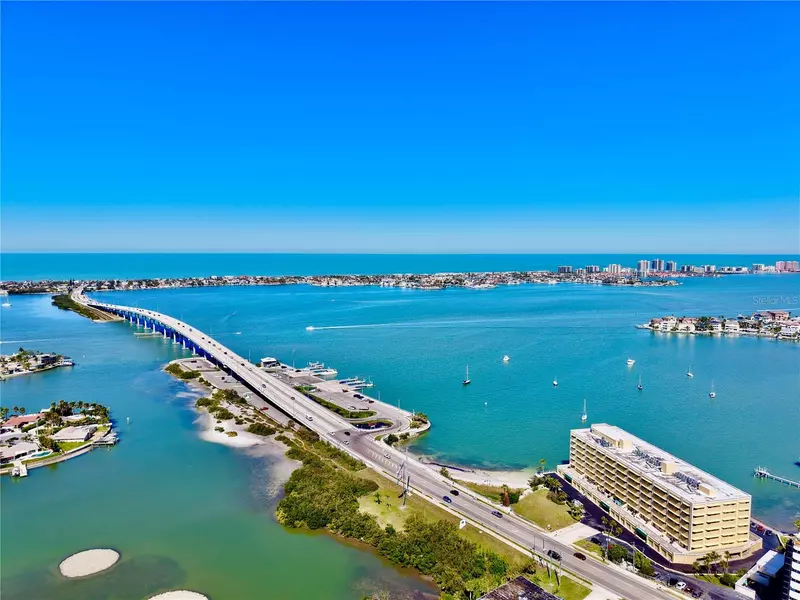 100 BLUFF VIEW DR #114C, Belleair Bluffs, FL 33770