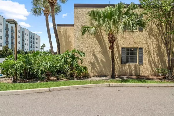 Tampa, FL 33609,110 ALAMEDA CT #129