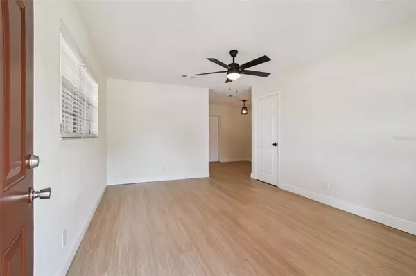 Tampa, FL 33619,2067 BALFOUR CIR
