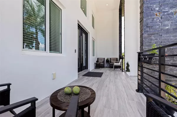 St Petersburg, FL 33702,6396 18TH ST N