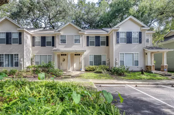 Valrico, FL 33594,2228 GOLDEN OAK LN