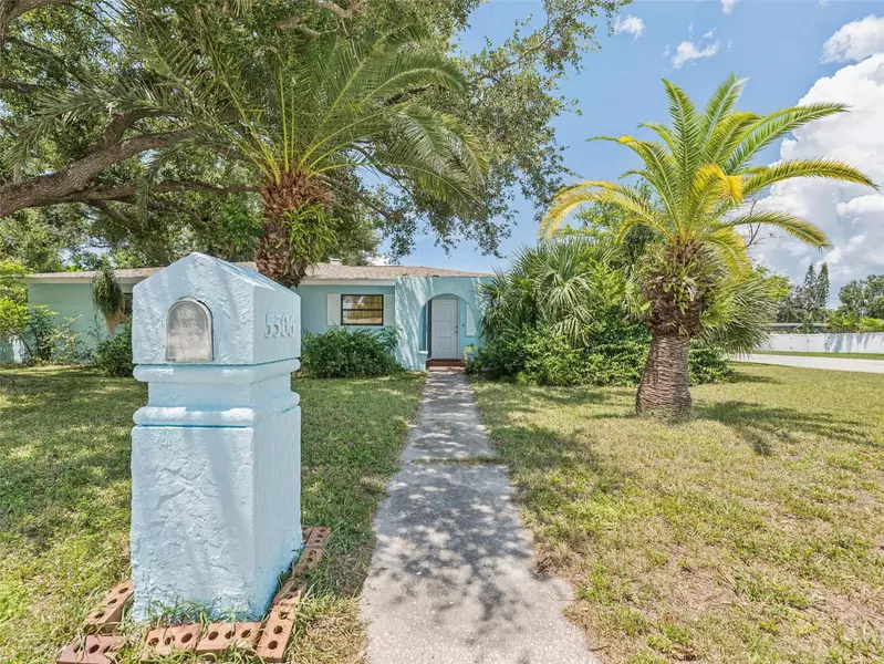 5506 8TH AVENUE DR W, Bradenton, FL 34209