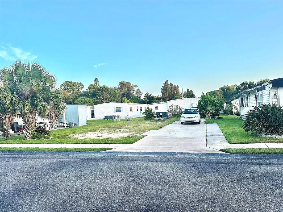 Pinellas Park, FL 33781,6100 62ND AVE N #12
