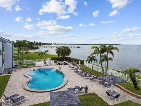 Ruskin, FL 33570,812 BAHIA DEL SOL DR #B