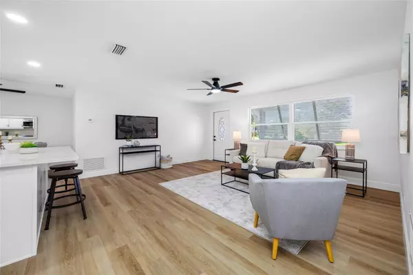 Largo, FL 33770,1851 SIERRA CIR N