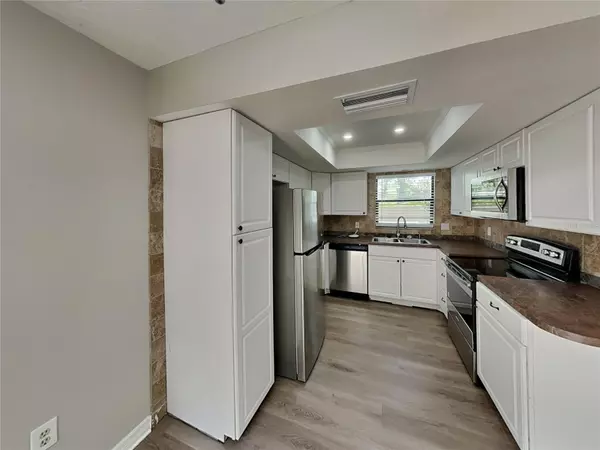 Sarasota, FL 34231,2962 WOODPINE CIR