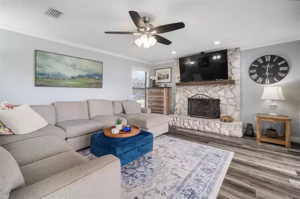 Valrico, FL 33596,1505 FOX HILL PL