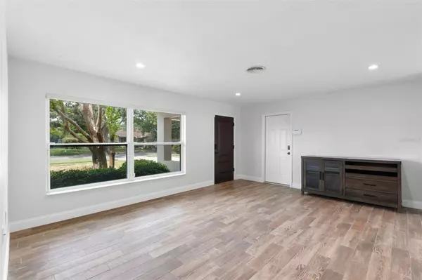 St Petersburg, FL 33704,731 ALDA WAY NE