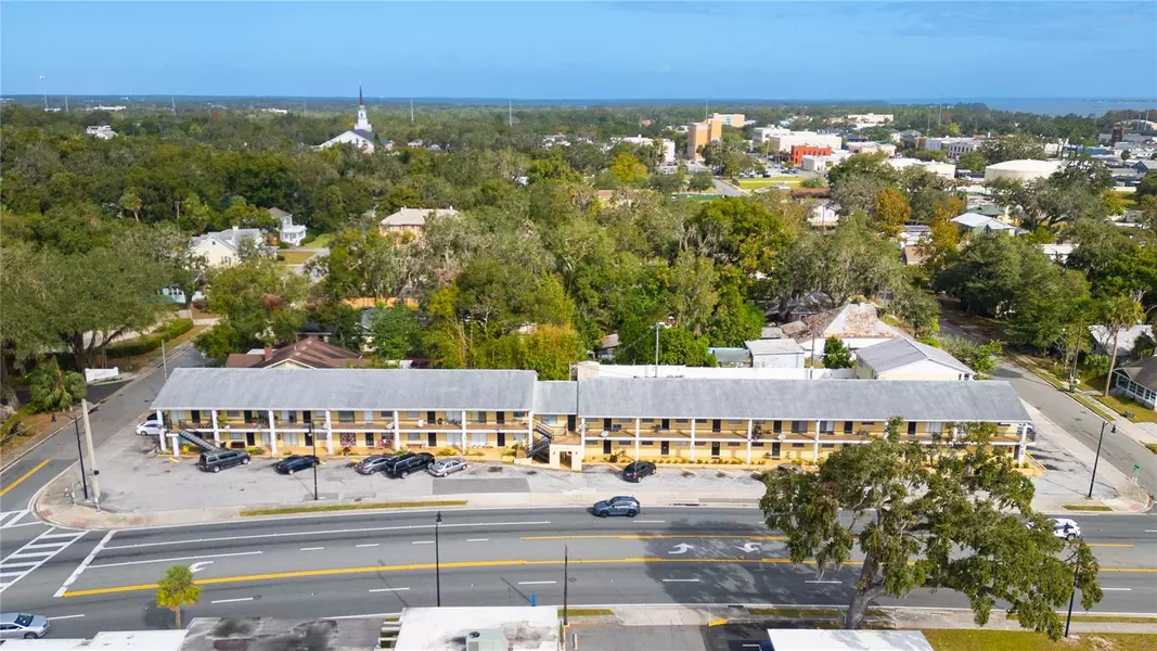 706 W DIXIE AVE, Leesburg, FL 34748