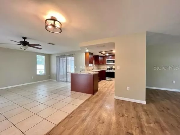 Port Richey, FL 34668,7540 OAKSHIRE DR