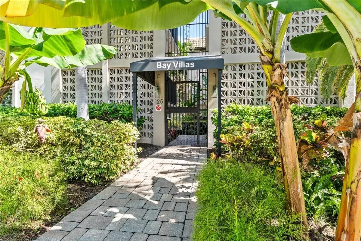 St Petersburg, FL 33701,125 5TH AVE NE #320