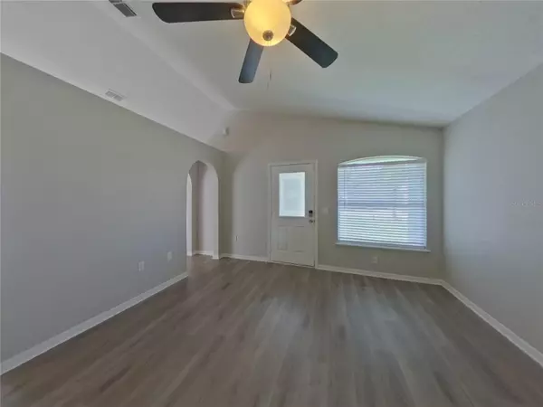 Wesley Chapel, FL 33545,5852 LAKE FRONT DR