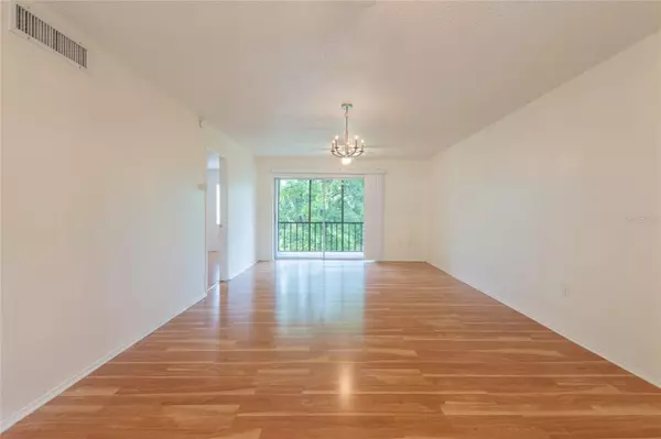 Oldsmar, FL 34677,210 CYPRESS CT #210