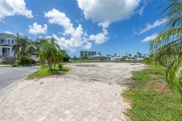 15 MARINA TER, Treasure Island, FL 33706