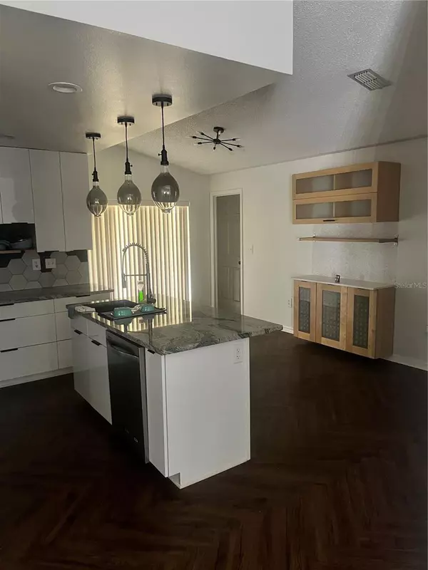 Kissimmee, FL 34759,908 ALSACE DR