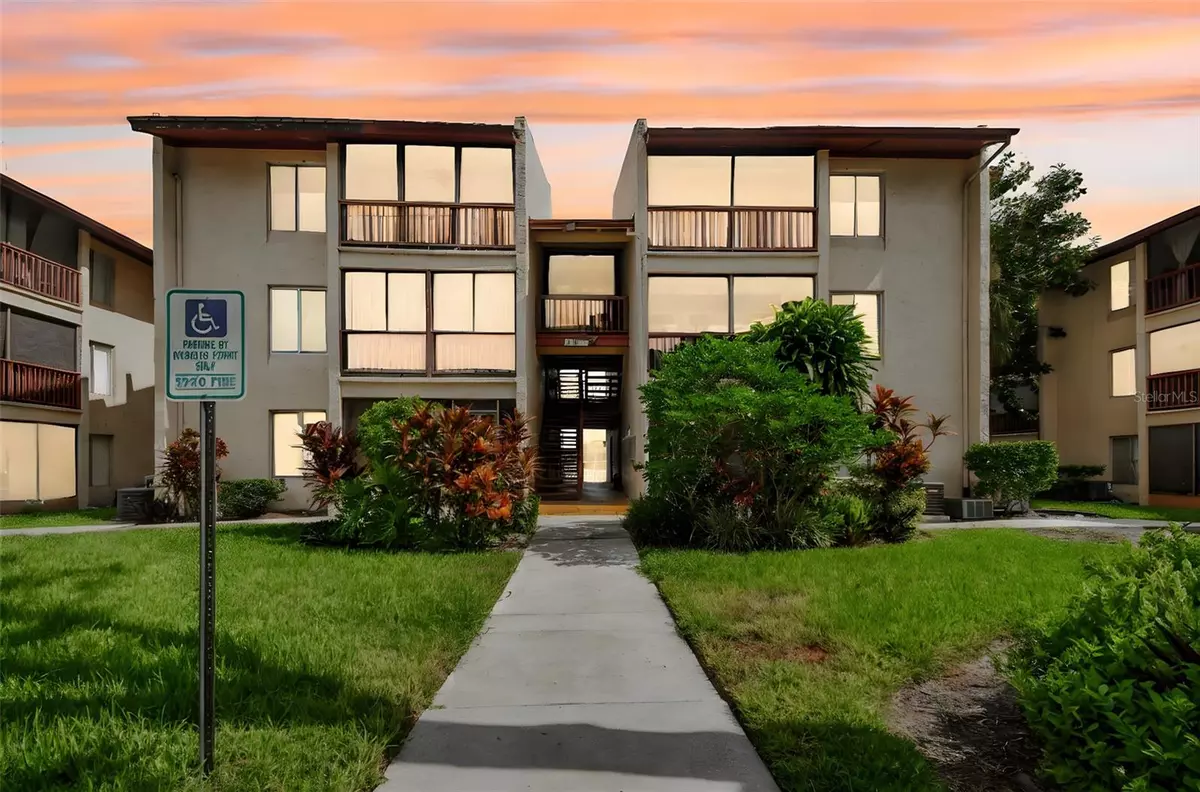 Tampa, FL 33614,3849 S LAKE DR #184