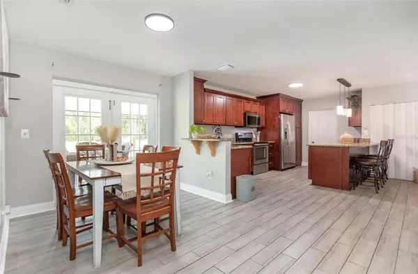 Lithia, FL 33547,2806 LEANING OAK LN