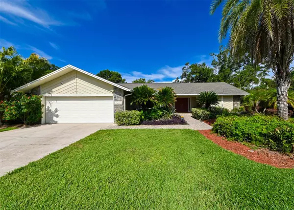 10415 OAKBROOK DR, Tampa, FL 33618