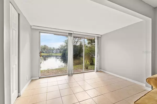 Tampa, FL 33618,10423 CARROLLBROOK CIR #102