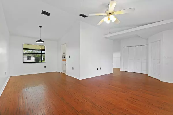 Zephyrhills, FL 33542,6346 SILVER OAKS DR