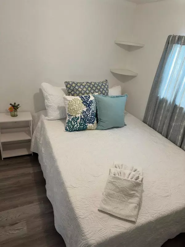 Pinellas Park, FL 33781,6002 72ND AVE N