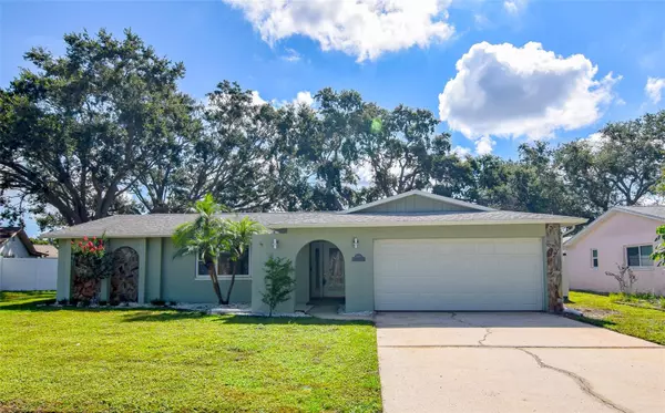 8483 MONARCH CIR, Seminole, FL 33772