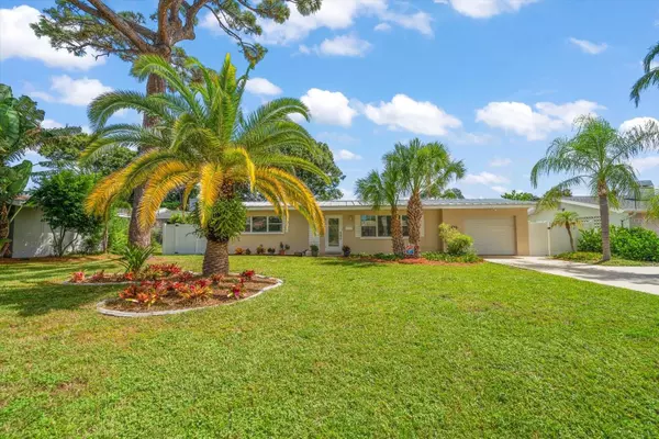 606 PALM AVE, Belleair, FL 33756