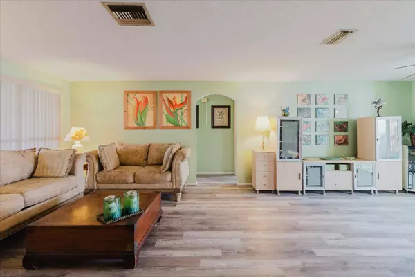 Holiday, FL 34691,3310 SALISBURY DR