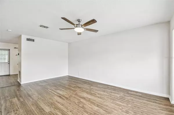 Dade City, FL 33525,13604 EMBASSY PARK CT