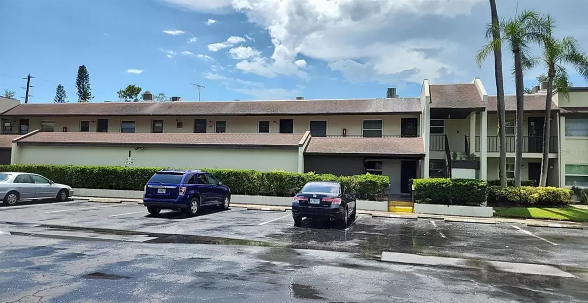 1100 E BAY DR #105, Largo, FL 33770