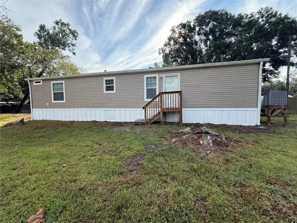 39141 BAY AVE, Zephyrhills, FL 33540