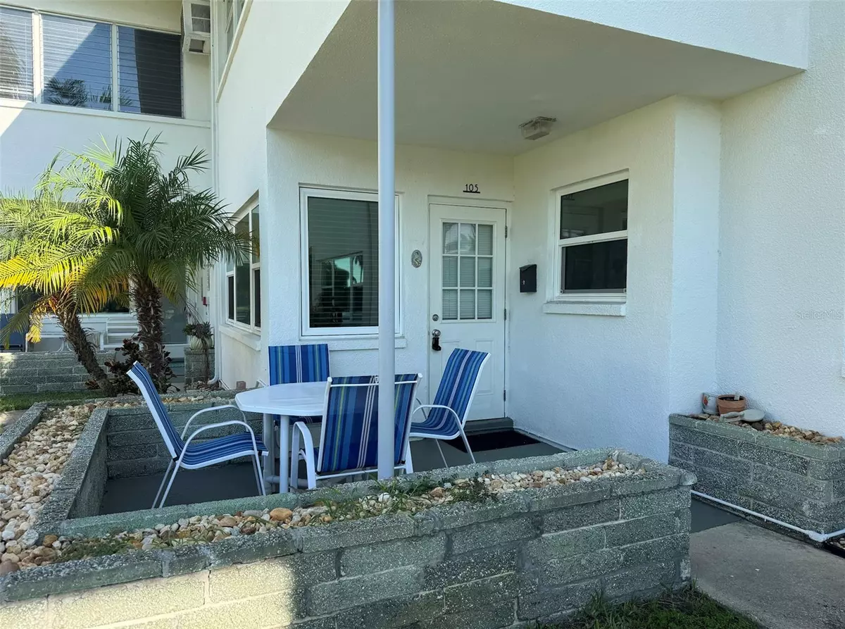 St Petersburg, FL 33701,487 1ST ST S #105