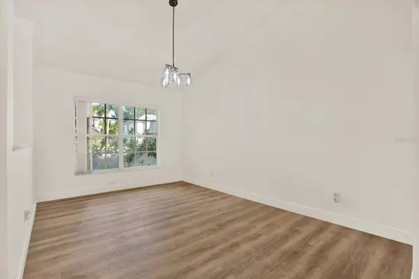 Tampa, FL 33618,15830 GLENARN DR