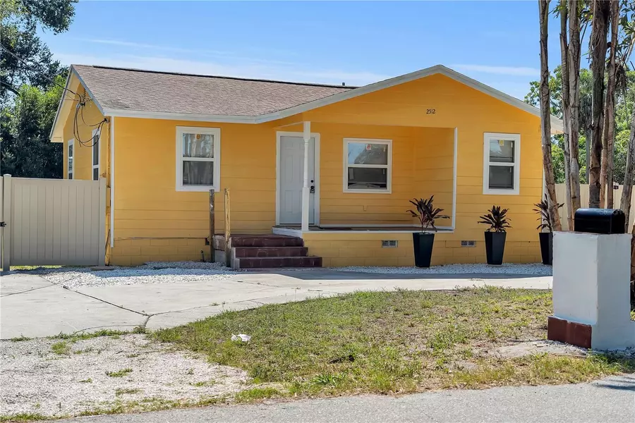 2512 3RD AVE E, Palmetto, FL 34221