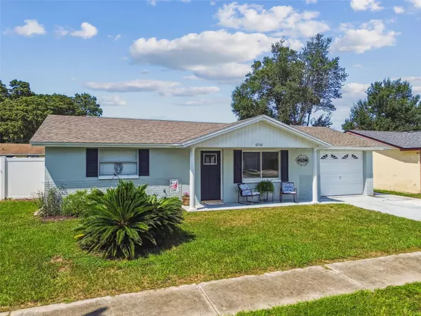 6743 KNIGHTSBRIDGE DR, New Port Richey, FL 34653
