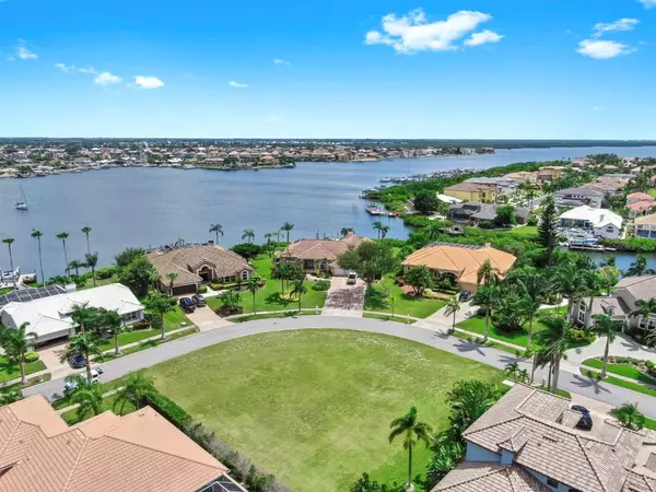 Apollo Beach, FL 33572,6424 RUBIA CIR