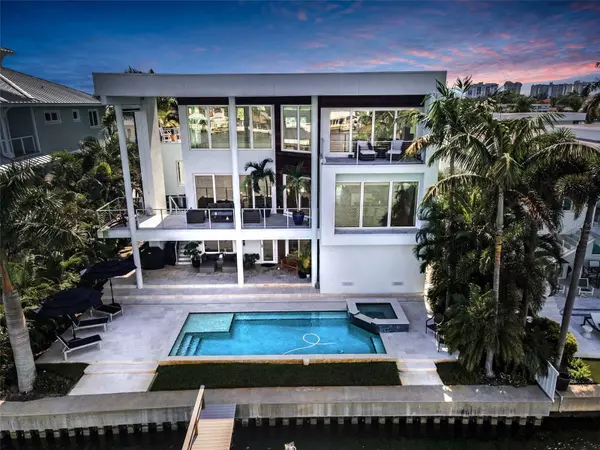 St Petersburg, FL 33707,7843 10TH AVE S