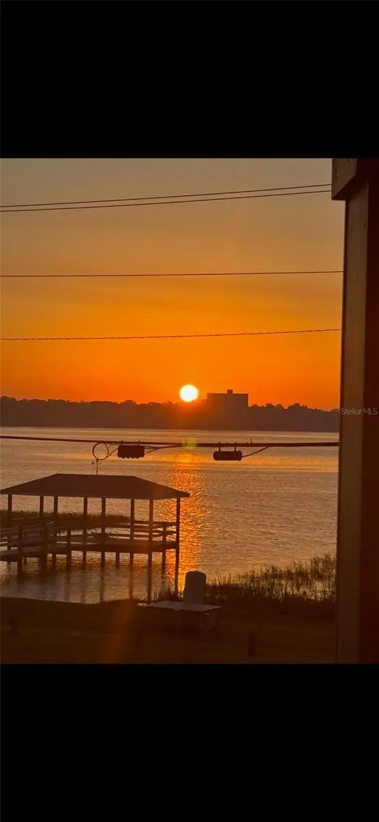 Winter Haven, FL 33880,689 LAKE HOWARD DR NW #3B