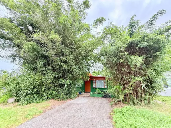 5209 10TH AVE S, Gulfport, FL 33707