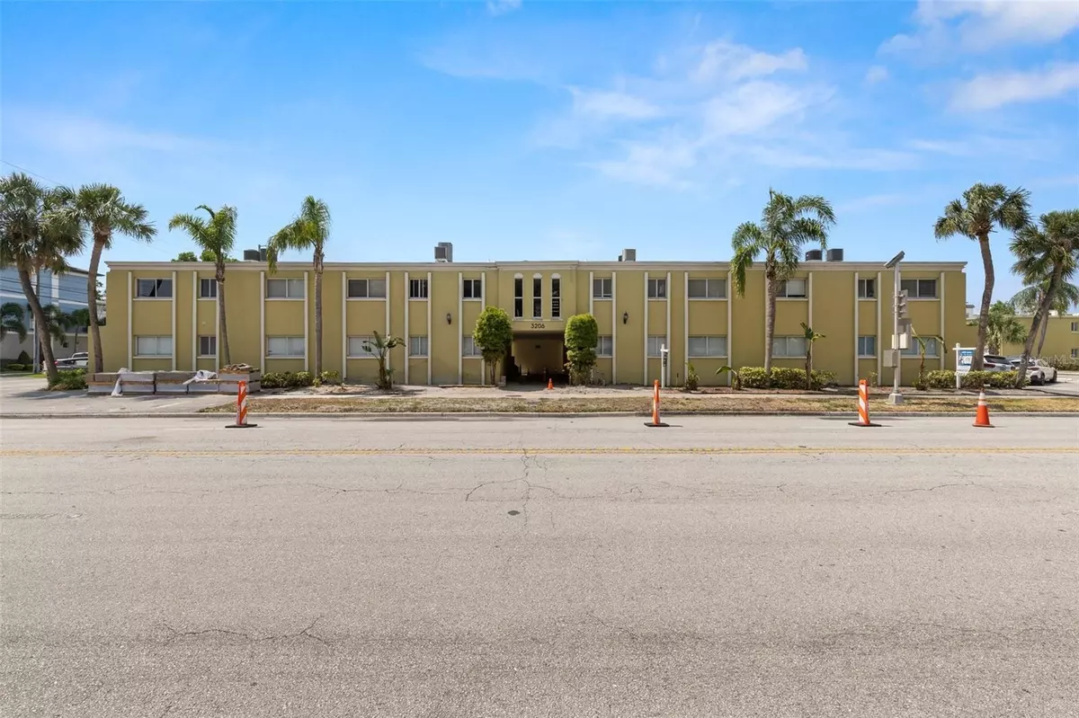 Tampa, FL 33609,3206 W AZEELE ST #107