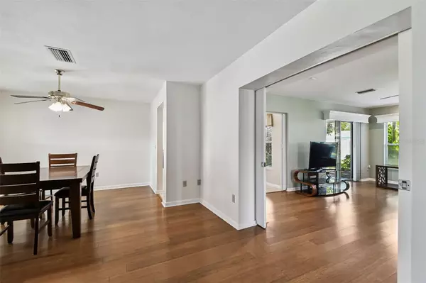 St Petersburg, FL 33703,1045 44TH AVE NE